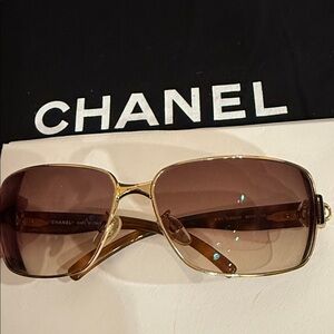 CHANEL Unisex Sunglasses with Gold Frame and Brown Lenses